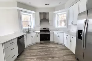 2904 W Nelson St, Chicago, IL 60618 - Photo 2