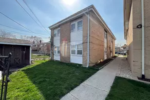 5305 S 72nd Ct, Summit, IL 60501 - Photo 2