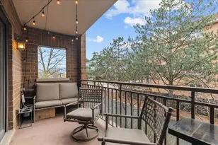 9200 N East Prairie Rd, Evanston, IL 60203 - Photo 10