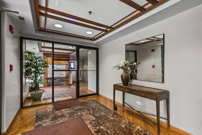 9200 N East Prairie Road #203, Evanston, IL 60203 - Photo 2