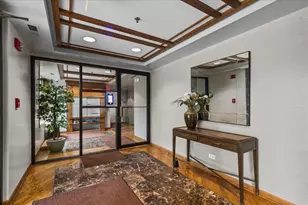 9200 N East Prairie Rd, Evanston, IL 60203 - Photo 2