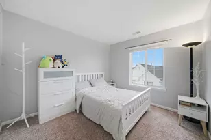 616 S Rosehall Ln, Round Lake, IL 60073 - Photo 16