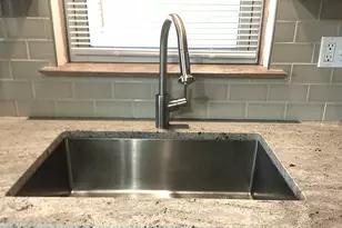 6408 W Raven St, Chicago, IL 60631 - Photo 8