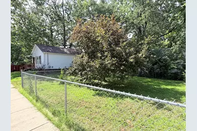 222 W Park Street, Harrisburg, IL 62946 - Photo 6