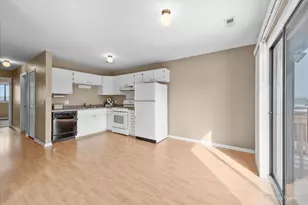 565 Dean Dr, South Elgin, IL 60177 - Photo 8