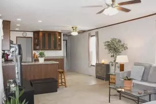 83 St George Dr, Bourbonnais, IL 60914 - Photo 2