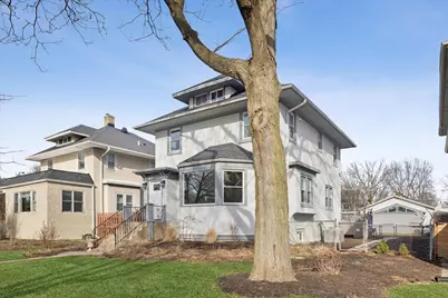 542 N Ridgeland Avenue, Oak Park, IL 60302 - Photo 2