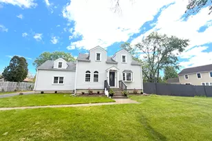 423 S Center St, Bensenville, IL 60106 - Photo 1