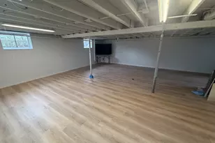 423 S Center St, Bensenville, IL 60106 - Photo 8