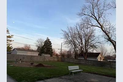 423 S Center Street, Bensenville, IL 60106 - Photo 12