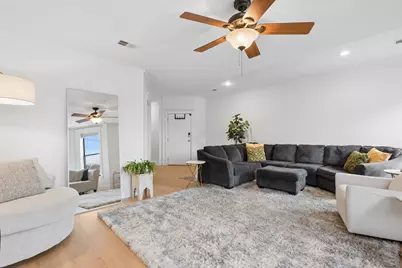 3909 N Sheridan Road #3H, Chicago, IL 60613 - Photo 4