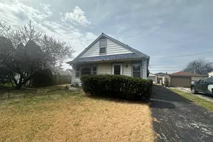 7712 New Castle Ave, Burbank, IL 60459 - Photo 4