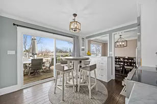 960 Sycamore Ct, Hoffman Estates, IL 60192 - Photo 6