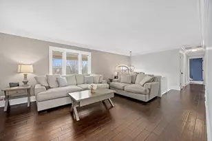 960 Sycamore Ct, Hoffman Estates, IL 60192 - Photo 14