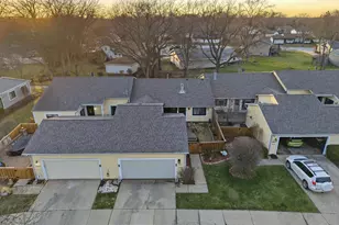 6856 Juneberry Ct, Woodridge, IL 60517 - Photo 24