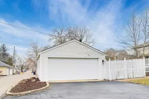 520 S Wheaton Ave, Wheaton, IL 60187 - Photo 52