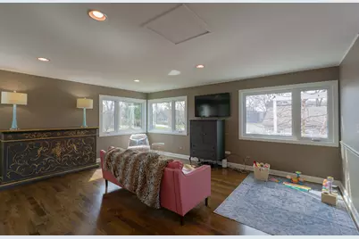 520 S Wheaton Avenue, Wheaton, IL 60187 - Photo 22