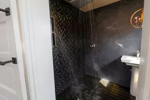 520 S Wheaton Ave, Wheaton, IL 60187 - Photo 28