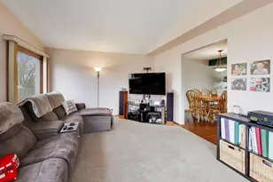 4444 Westbridge Ct, Hoffman Estates, IL 60192 - Photo 8