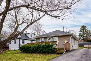 7607 Hickory Rd, Wonder Lake, IL 60097 - Photo 2