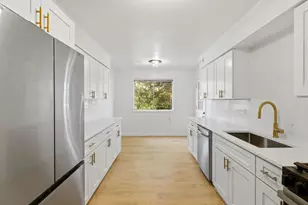 8216 Mulberry Ct, Palos Hills, IL 60465 - Photo 6