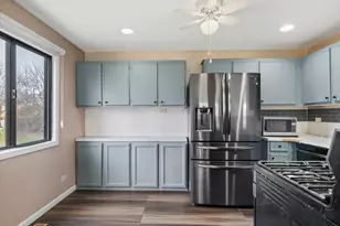 119 Brewster Ct, Bloomingdale, IL 60108 - Photo 8