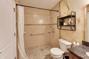 4880 N Clark St, Chicago, IL 60640 - Photo 16