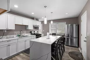 3009 Pleasant View Ave, Rockford, IL 61108 - Photo 4