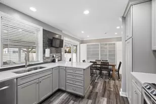 6922 Sierra Dr, Darien, IL 60561 - Photo 8