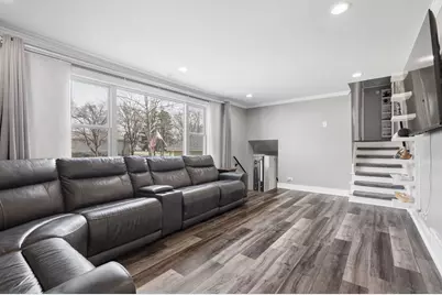 6922 Sierra Drive, Darien, IL 60561 - Photo 4