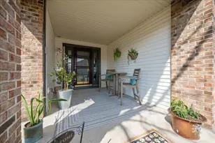 906 Bristol St, Pingree Grove, IL 60140 - Photo 2