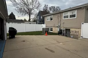 1643 Sycamore St, Des Plaines, IL 60018 - Photo 22