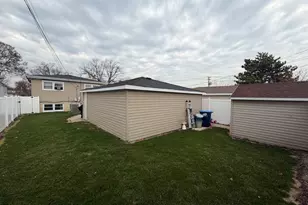 1643 Sycamore St, Des Plaines, IL 60018 - Photo 24