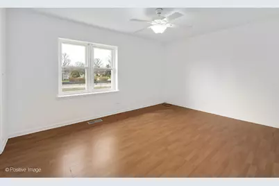 285 E 1st Street, Elmhurst, IL 60126 - Photo 10