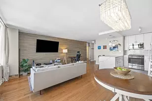 655 W Irving Park Rd, Chicago, IL 60613 - Photo 32