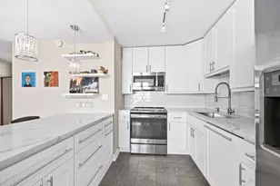 655 W Irving Park Rd, Chicago, IL 60613 - Photo 16