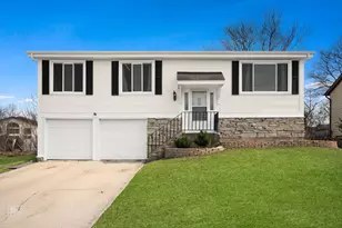 185 Harding Dr, Glendale Heights, IL 60139 - Photo 1