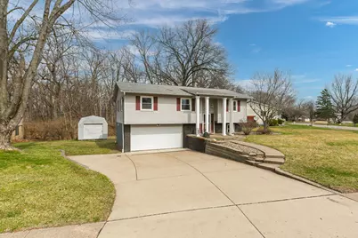 1427 18th Avenue, Silvis, IL 61282 - Photo 2