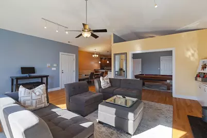 5036 N Lockwood Avenue #3, Chicago, IL 60630 - Photo 8