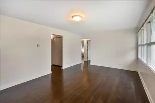 321 Onarga St, Park Forest, IL 60466 - Photo 10