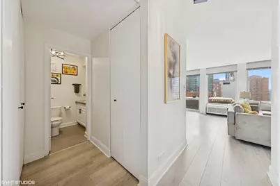 111 E Chestnut Street #21B, Chicago, IL 60611 - Photo 14