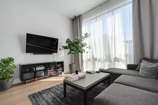 1537 W Pearson St, Chicago, IL 60642 - Photo 4