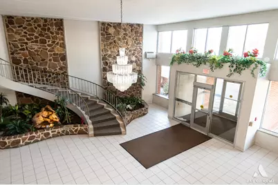 18 E Old Willow Road #205N, Prospect Heights, IL 60070 - Photo 2