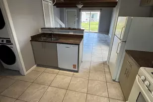 420 Meadow Green Ln, Round Lake Beach, IL 60073 - Photo 2