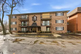 10851 S Keating Ave, Oak Lawn, IL 60453 - Photo 14