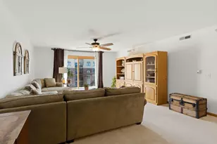 10 S Wille St, Mount Prospect, IL 60056 - Photo 4