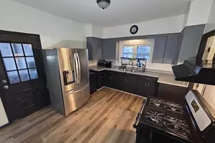 578 2nd Ave, Aurora, IL 60505 - Photo 2