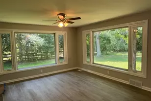 28450 N Shagbark Ln, Libertyville, IL 60048 - Photo 14