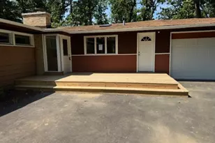 28450 N Shagbark Ln, Libertyville, IL 60048 - Photo 2