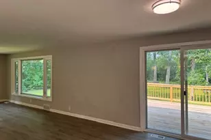 28450 N Shagbark Ln, Libertyville, IL 60048 - Photo 16